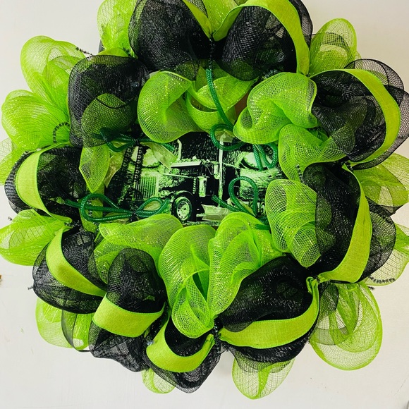 Peterbuilt wreath with eyes - Picture 2 of 5